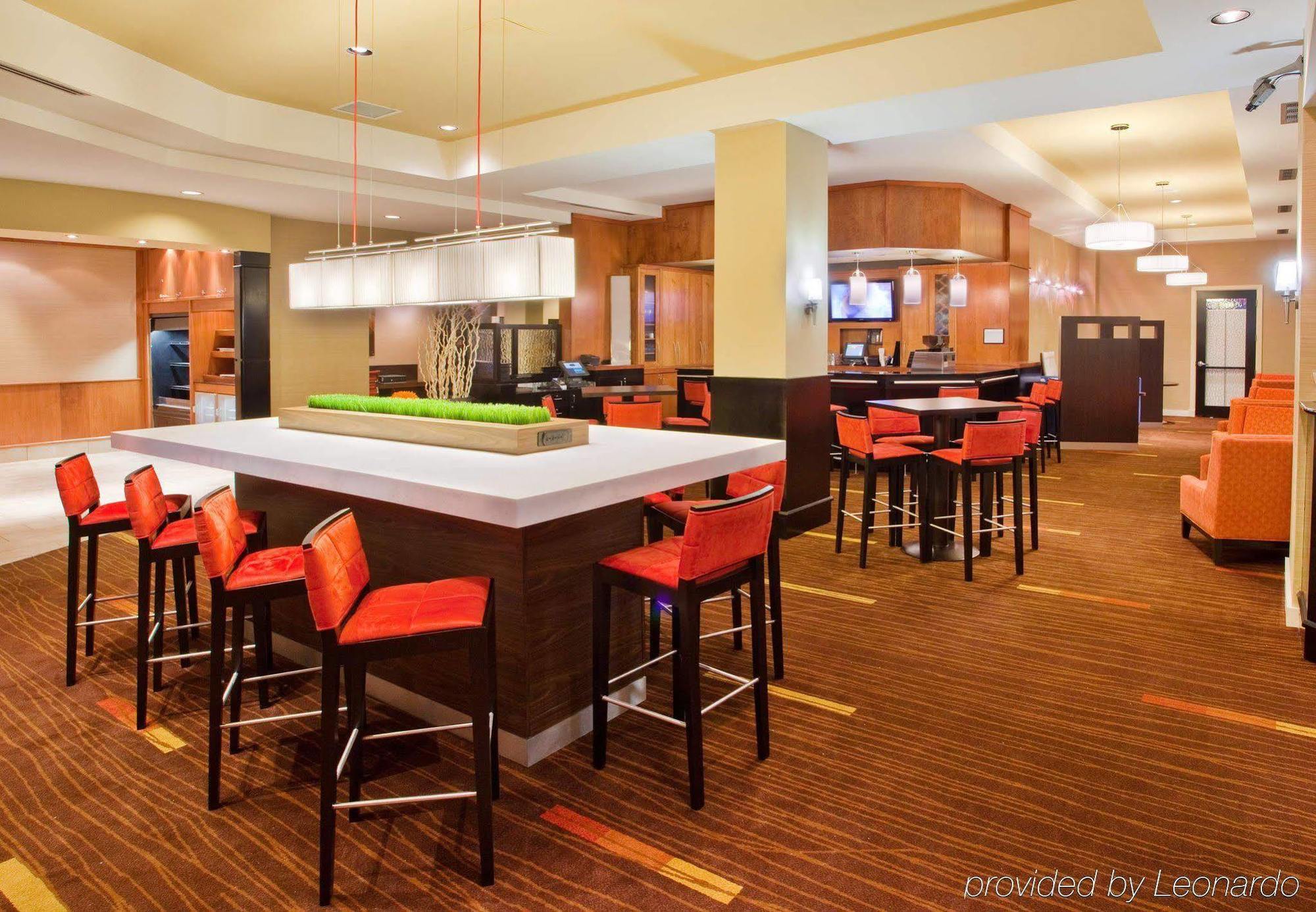 Courtyard By Marriott Downtown Edmonton
