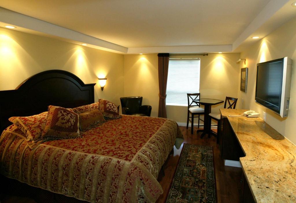 Hotel Chateau Louis & Conference Centre