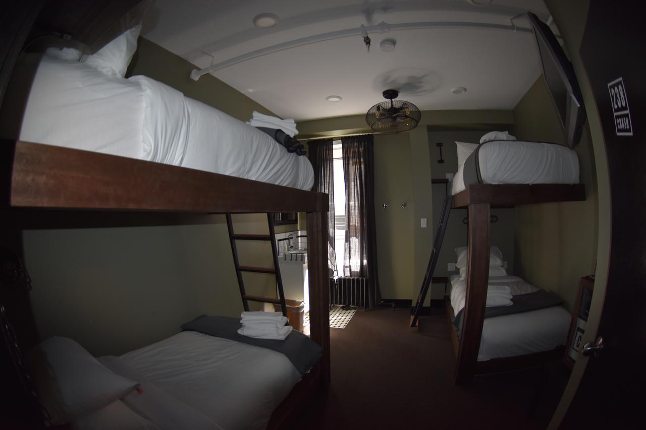 Crash Downtown Hotel 2*