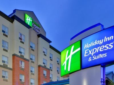 Express & Suites-edmonton South By Ihg Hotel 3*
