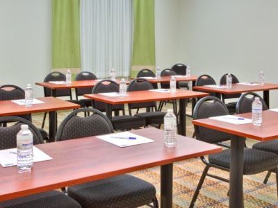 Express & Suites-edmonton South By Ihg 3* Edmonton