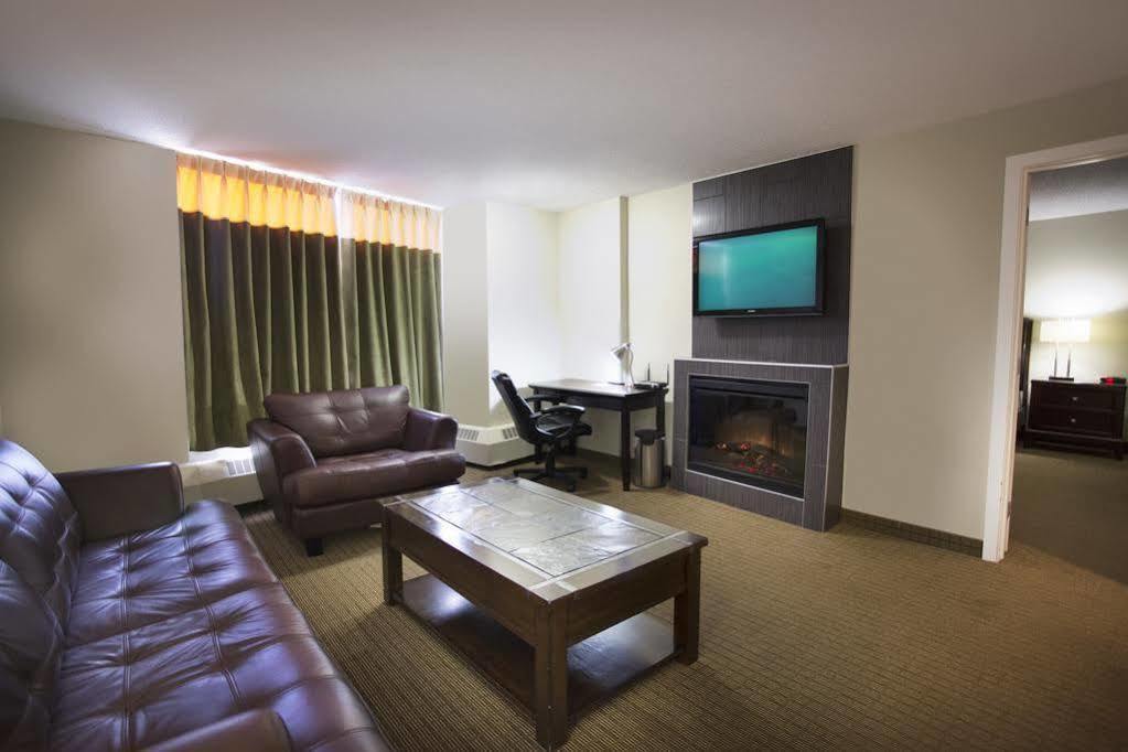Coliseum 3* Edmonton