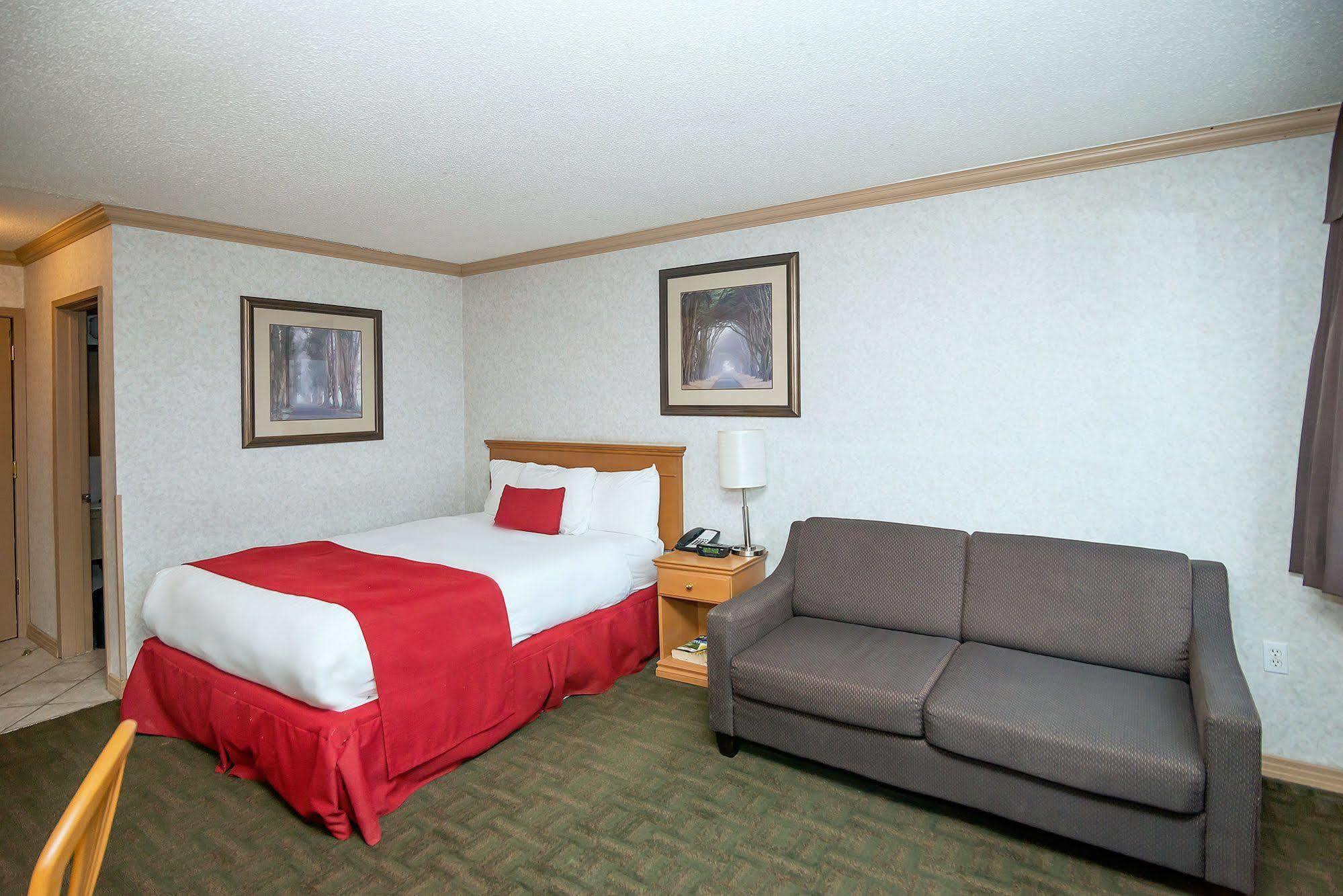 Sands & 3* Edmonton