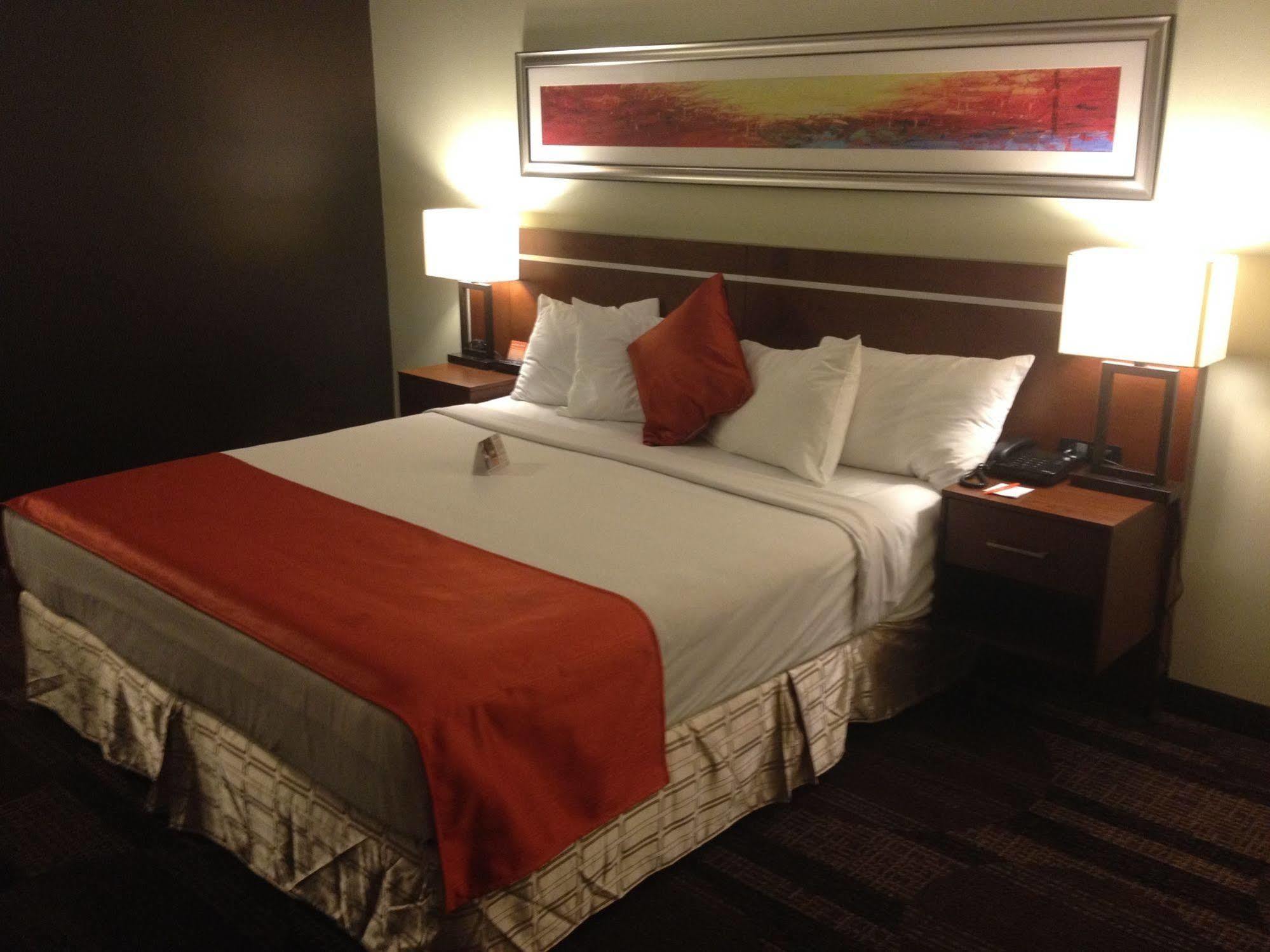 Bedfort & Hotel Edmonton