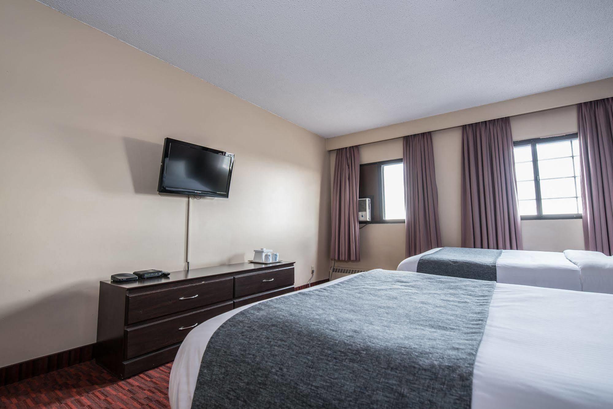 Argyll Plaza Hotel Edmonton