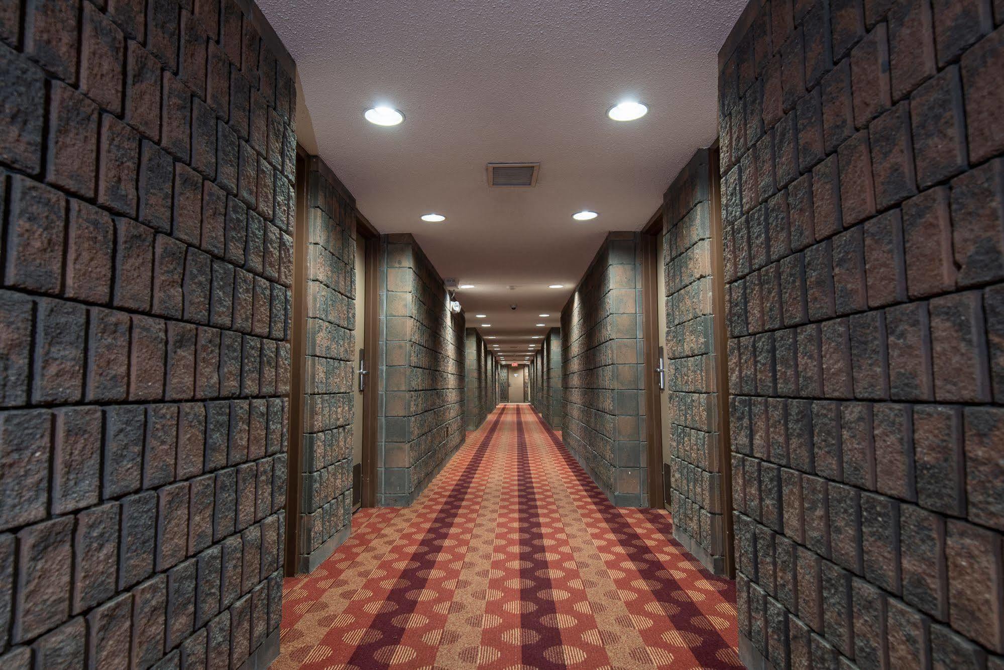 Argyll Plaza Hotel 2*