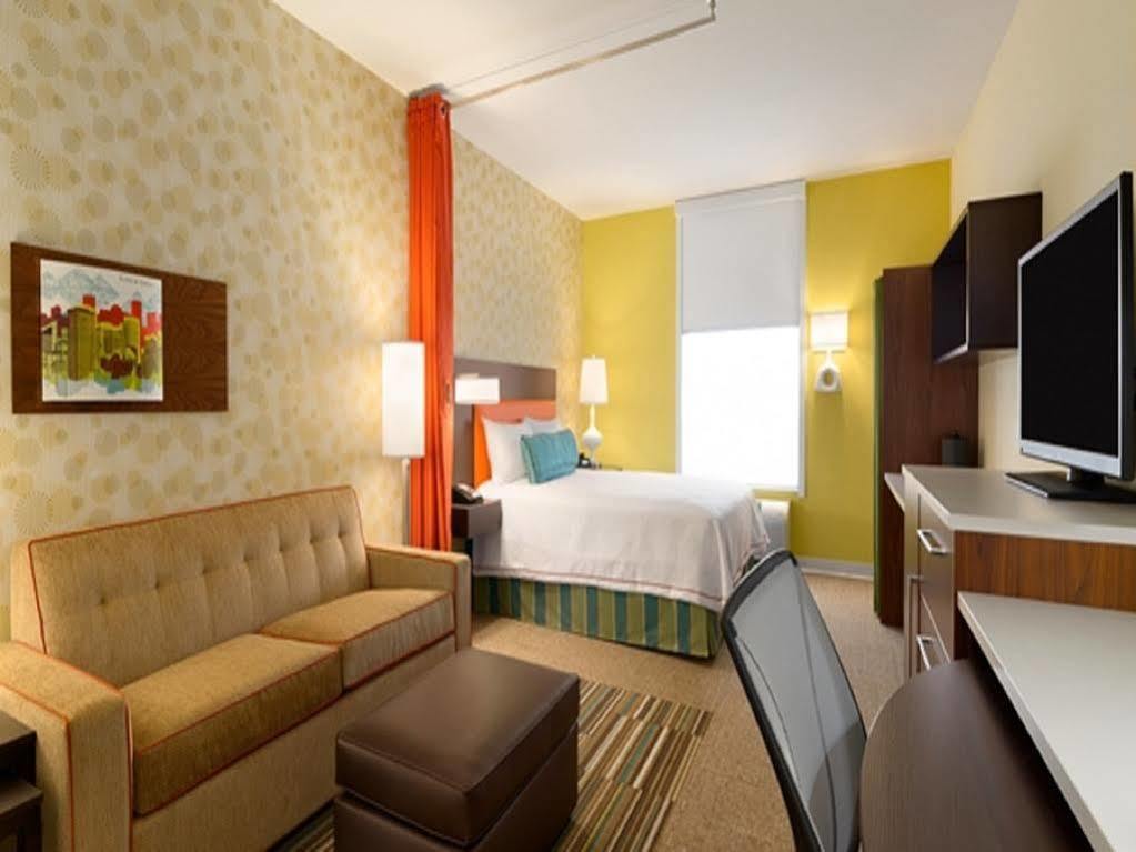 Hotel Home2 By Hilton West