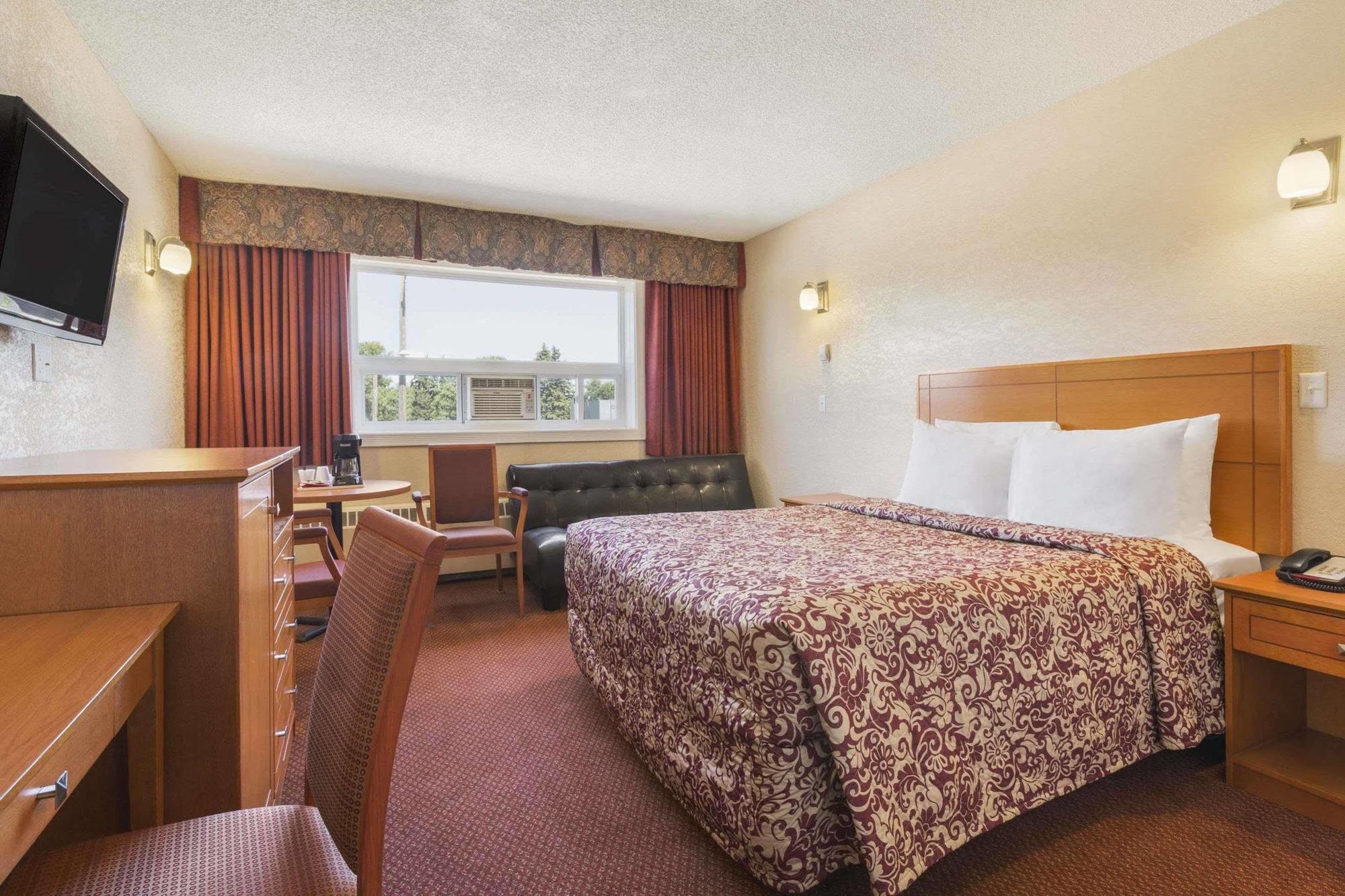 Travelodge By Wyndham East 2*