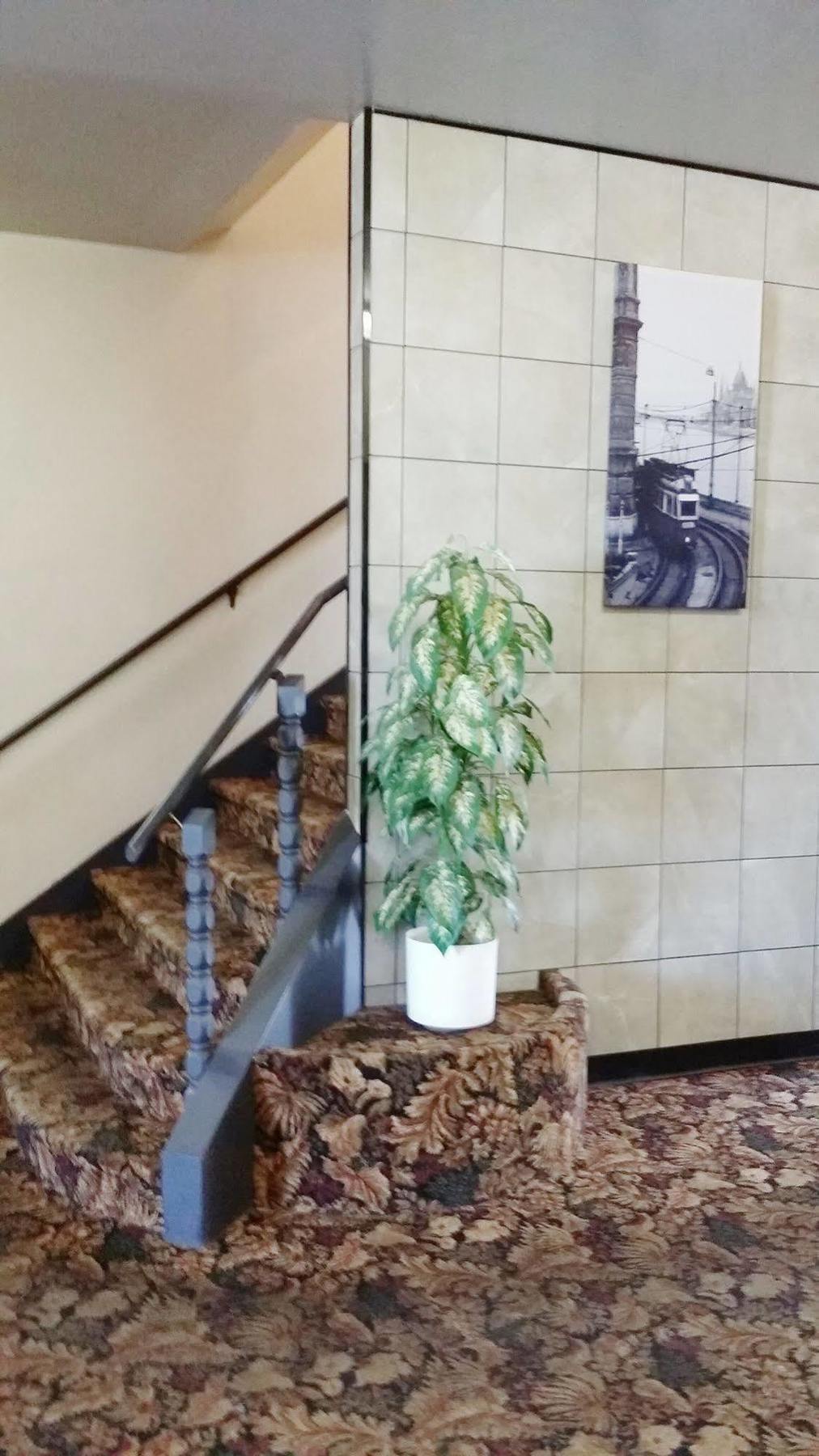 Hotel Ramada By Wyndham West &