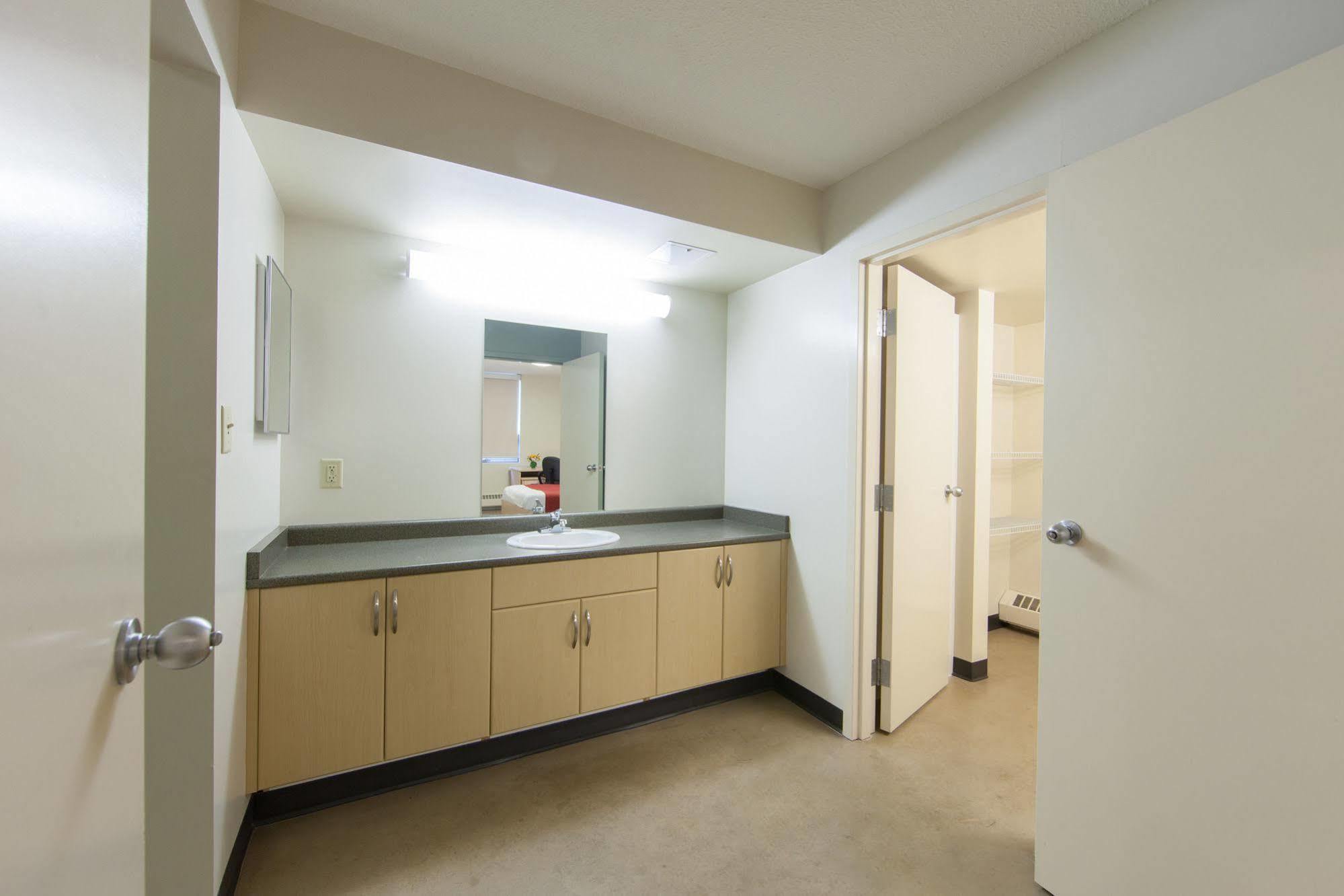Hostel Macewan University