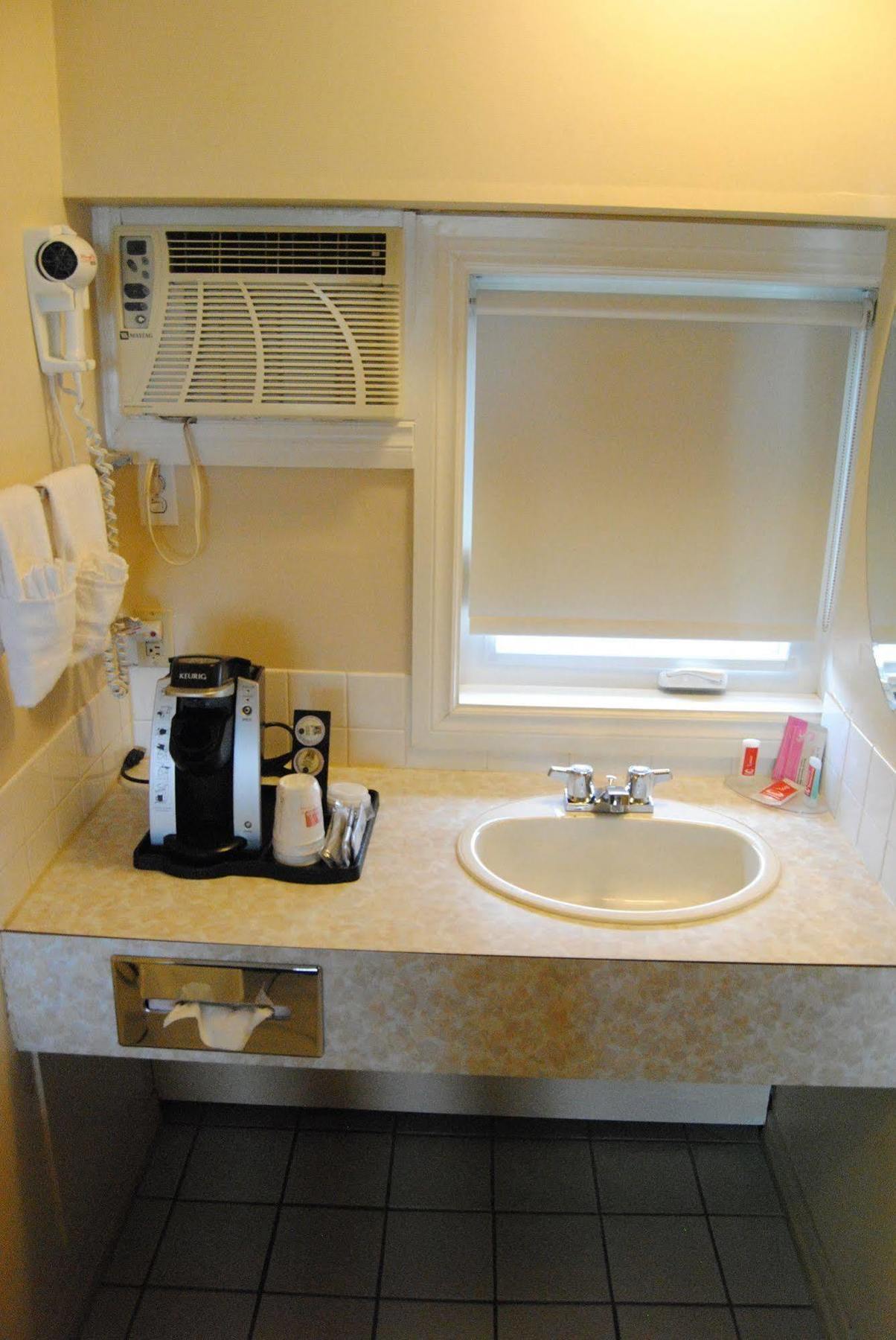 Hotel Economy Edmonton