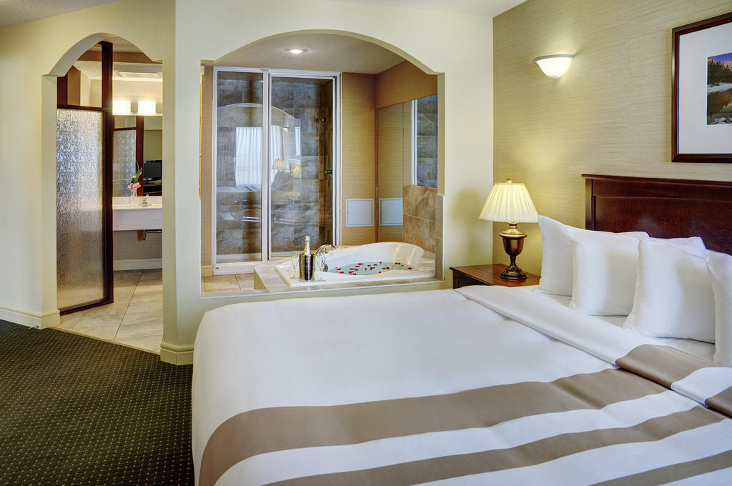 Chateau Nova Kingsway Hotel