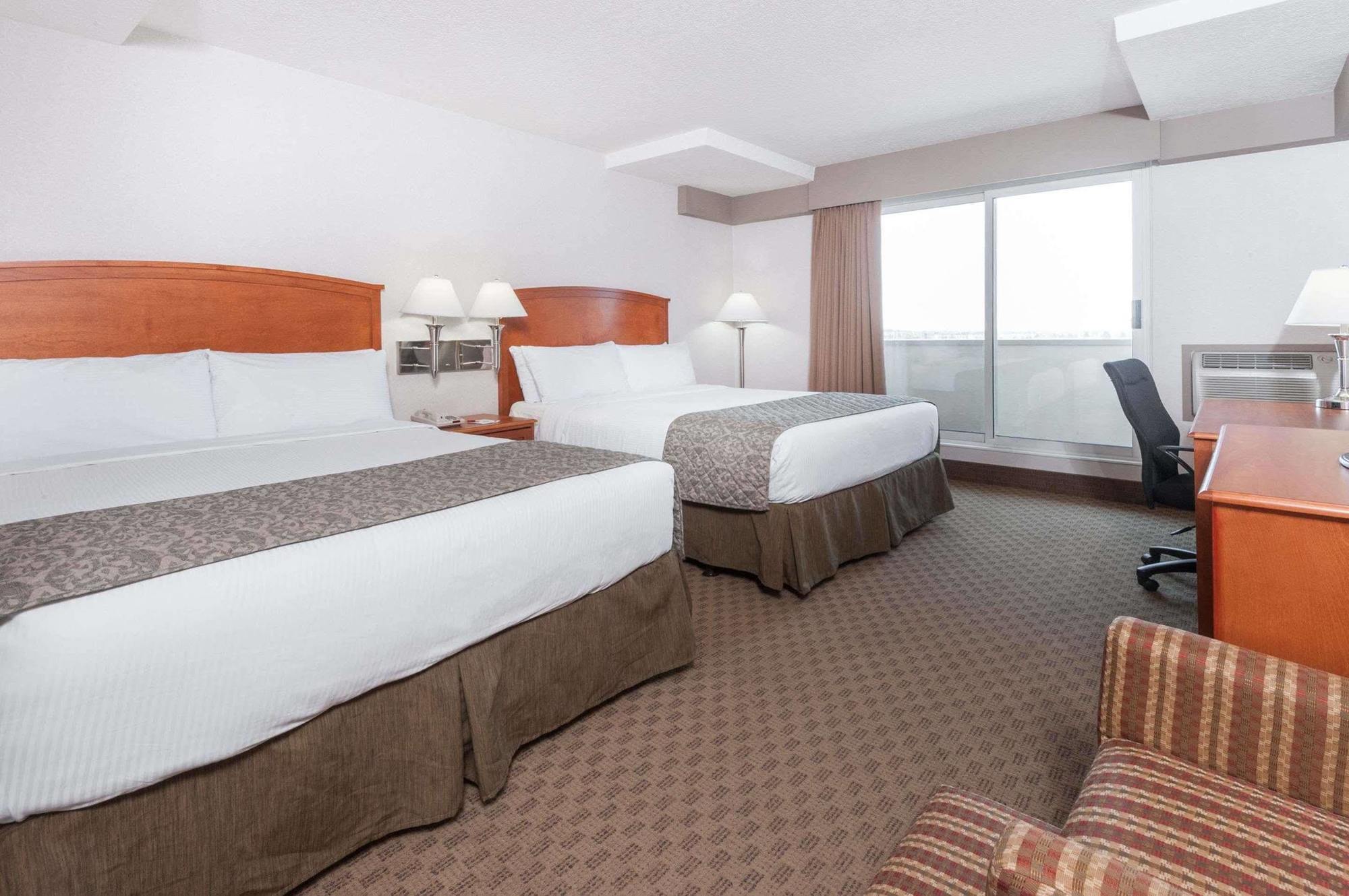Hotel Ramada By Wyndham South Edmonton
