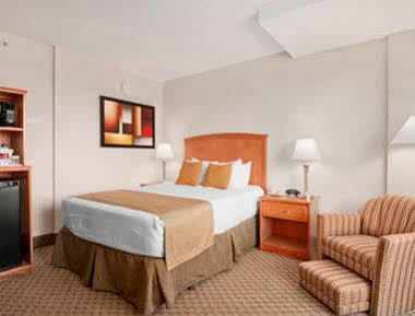 Hotel Ramada By Wyndham South Edmonton