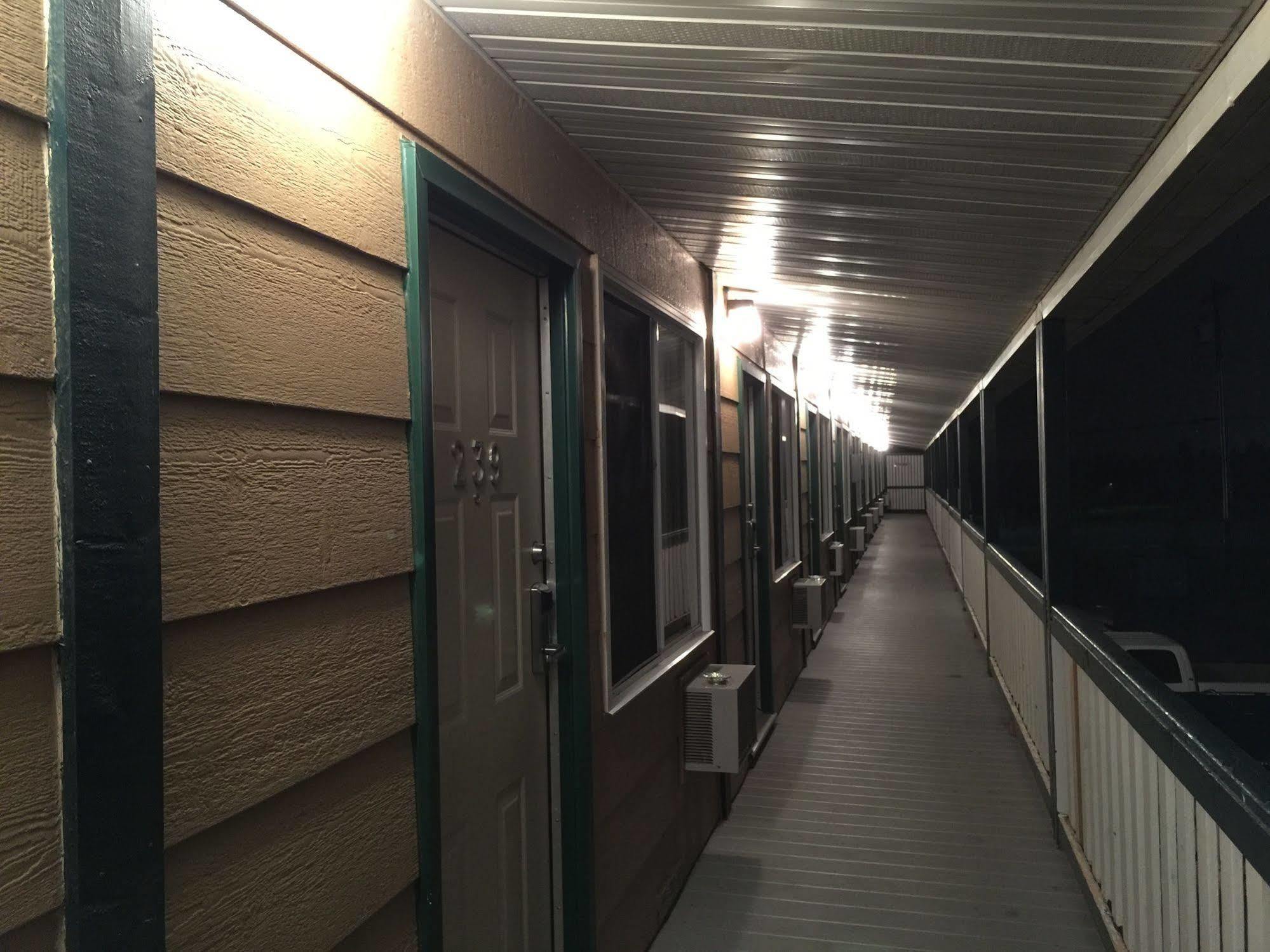 Motel Chateau *