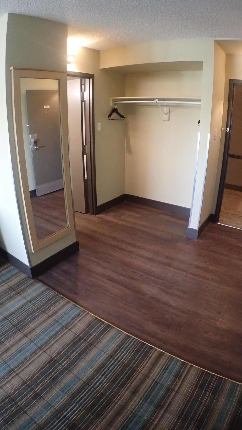 Ramada By Wyndham Yellowhead Nw Hotel 2*