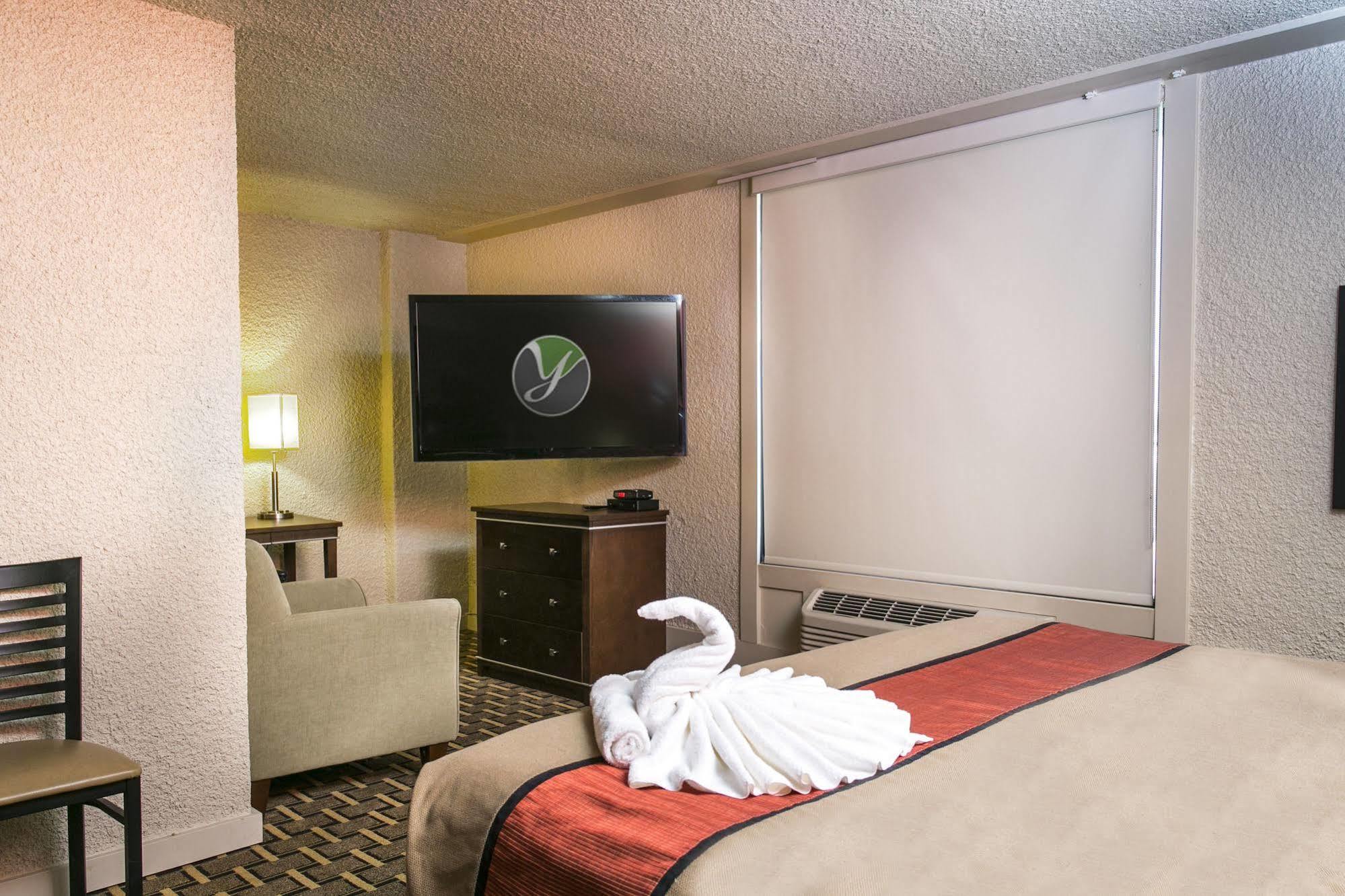 Ramada By Wyndham Yellowhead Nw Hotel 2*