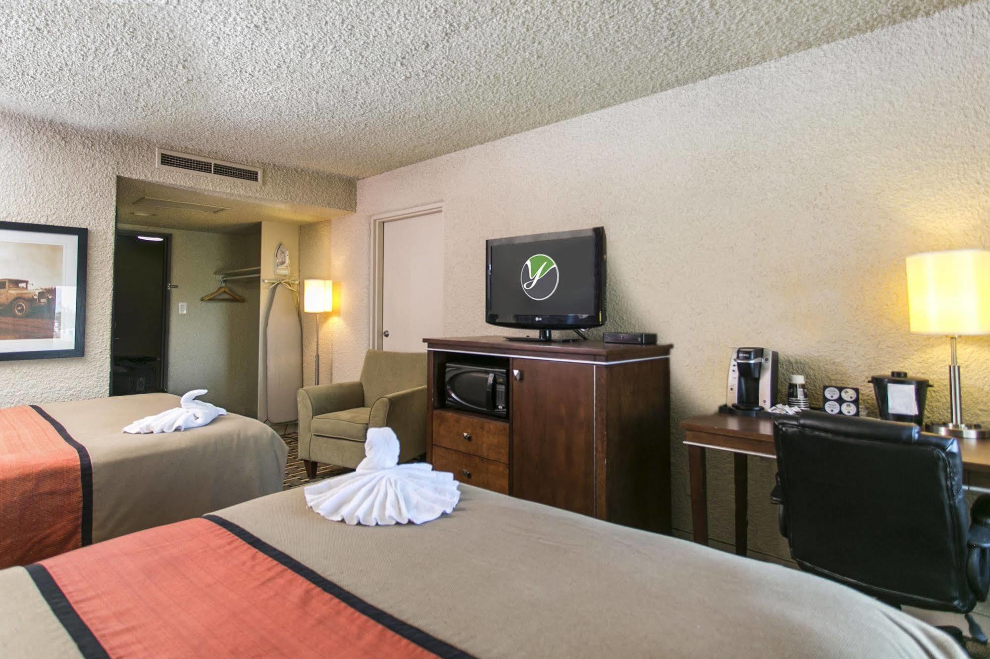 Ramada By Wyndham Yellowhead Nw 2* Edmonton