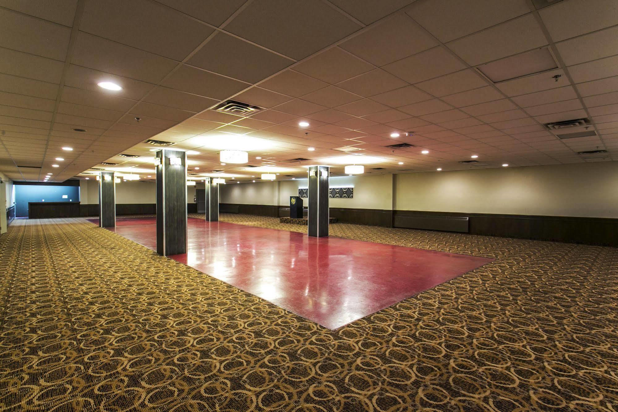 Ramada By Wyndham Yellowhead Nw Hotel Edmonton