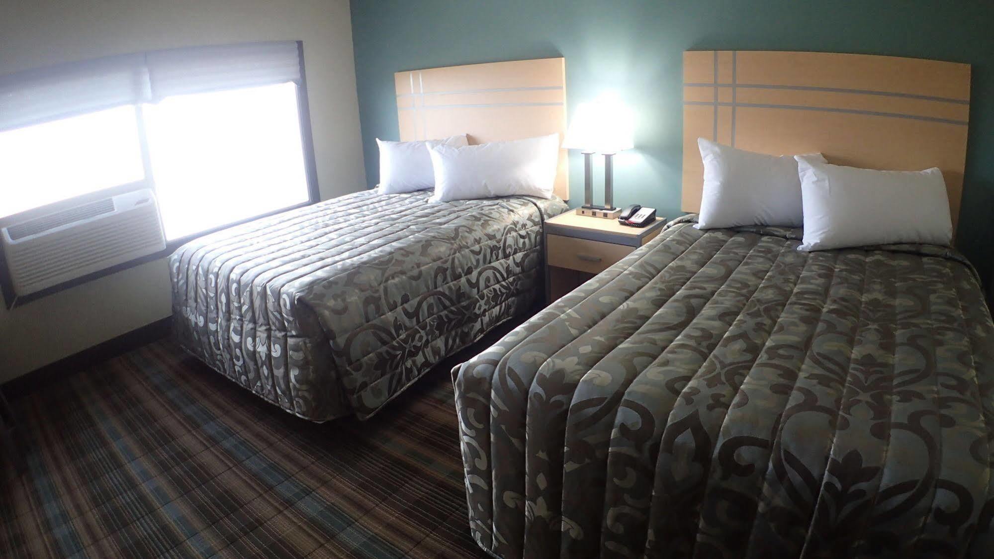 Ramada By Wyndham Yellowhead Nw