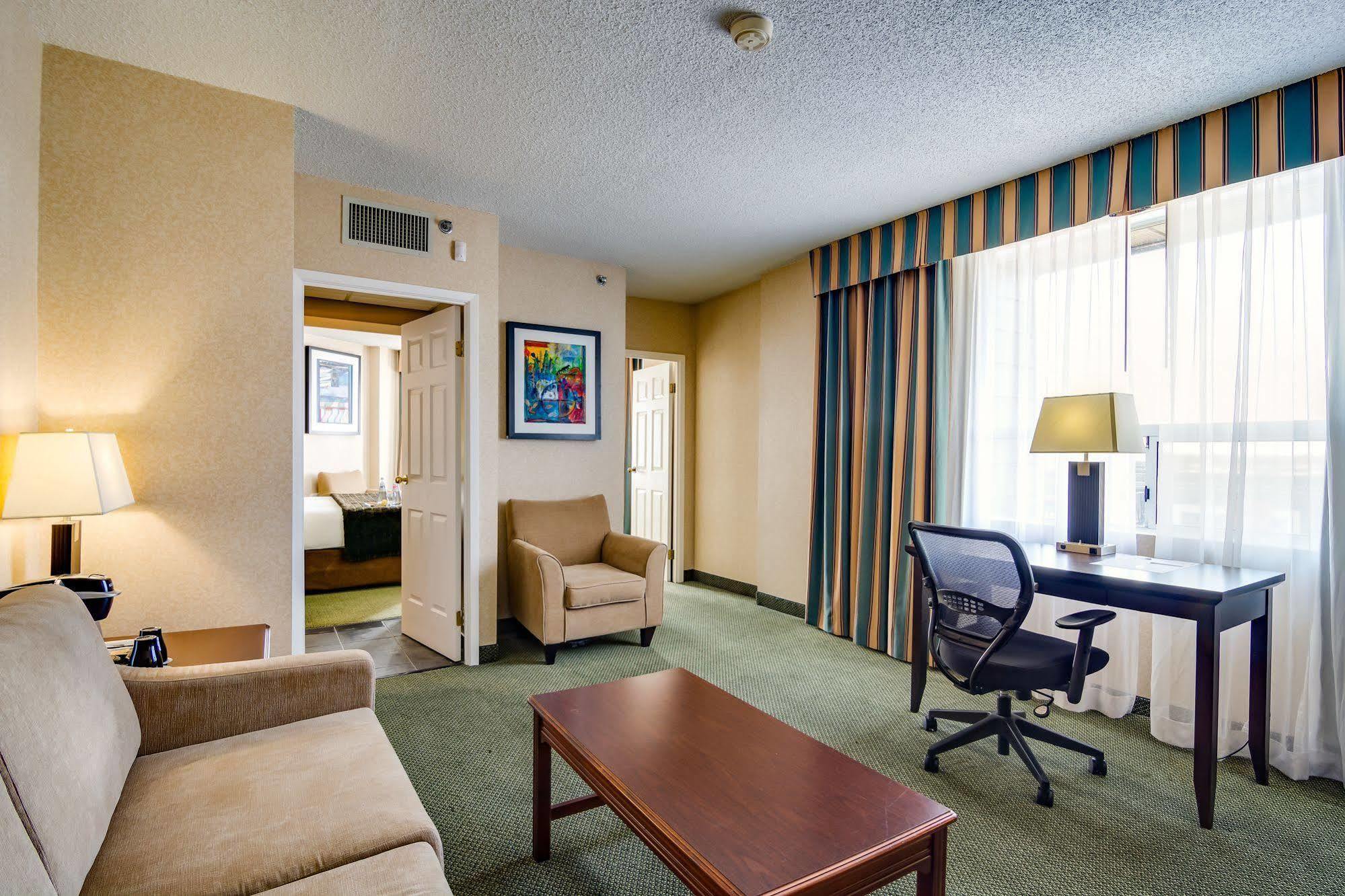 Sawridge And Conference Centre South 3*