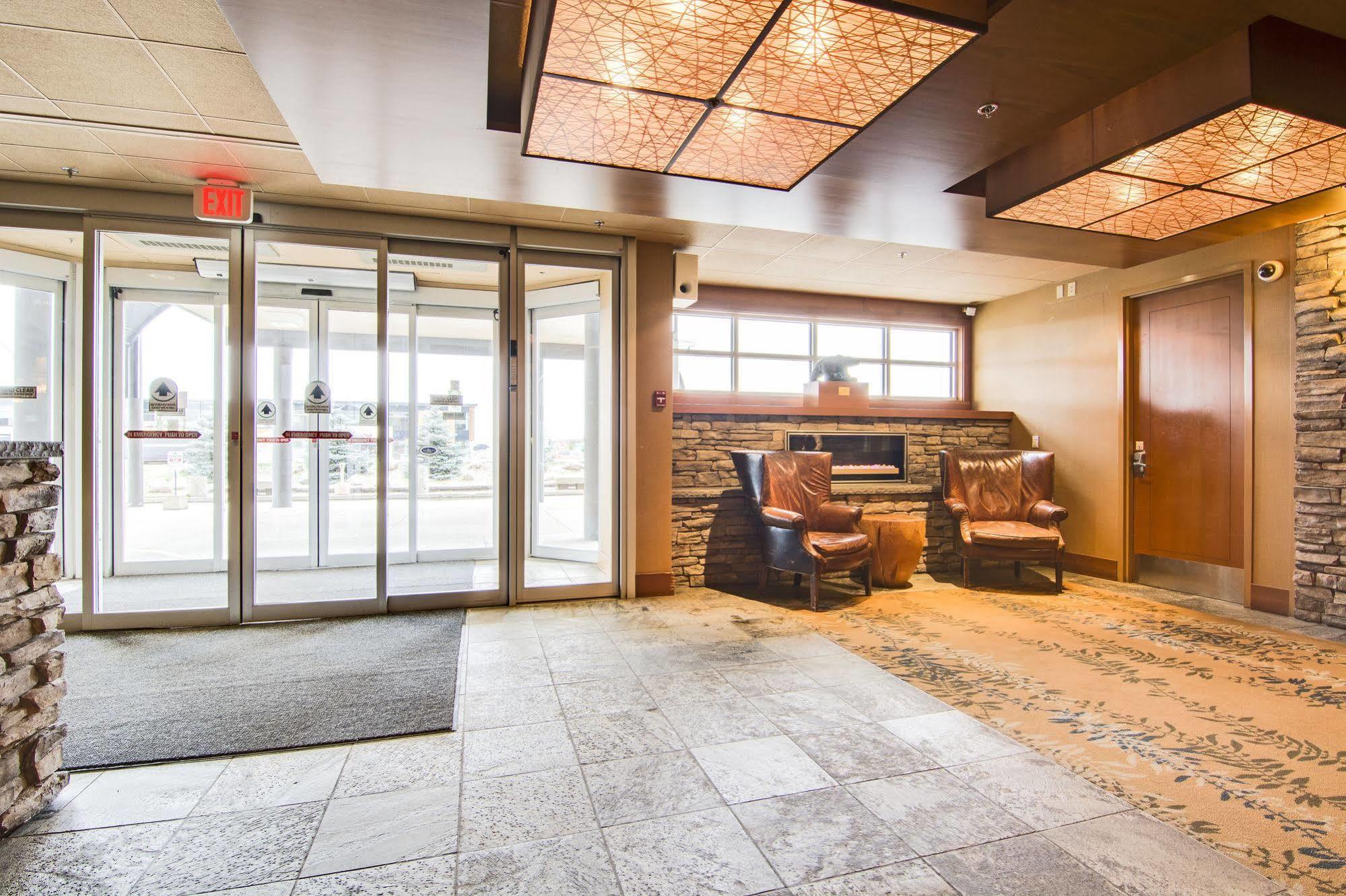 Sawridge And Conference Centre South 3*