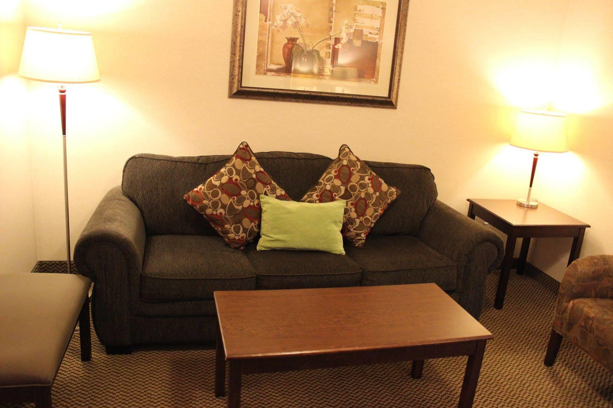 Hotel & Suites-west By Ihg