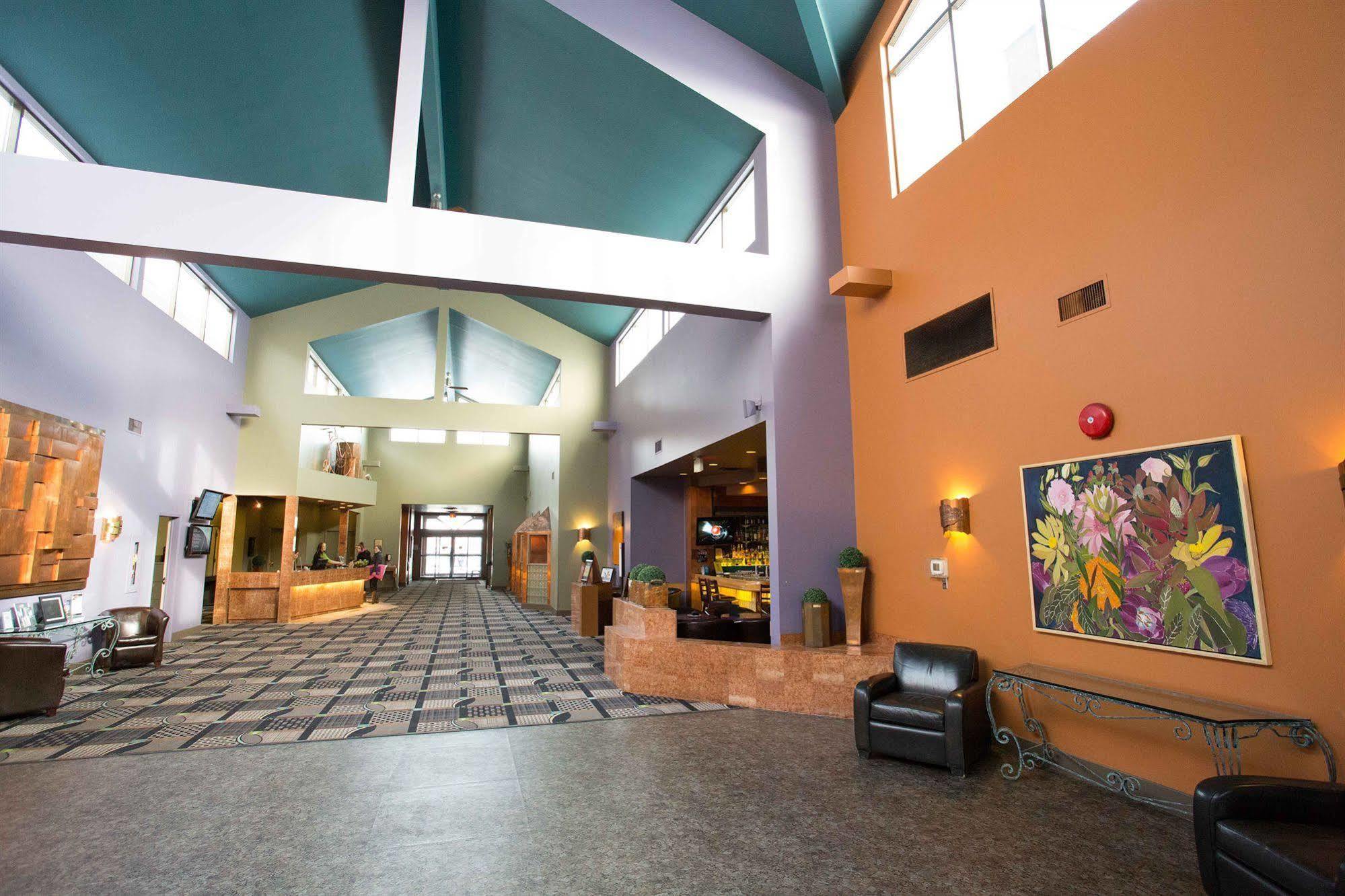 Hotel Royal West Edmonton, Trademark Collection By Wyndham 3*