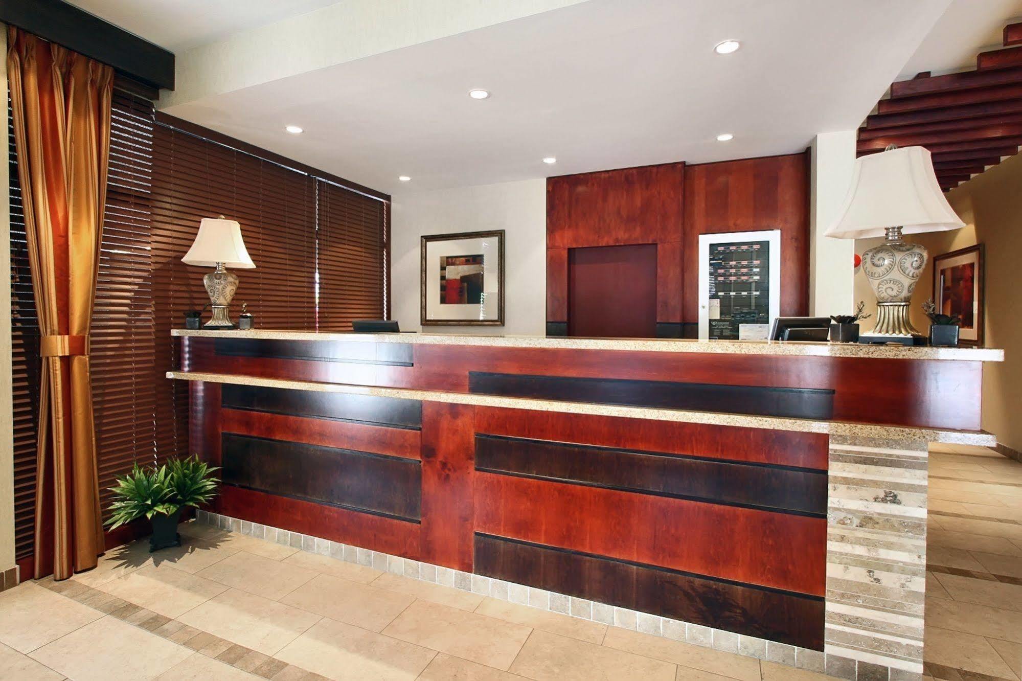 Days By Wyndham Downtown Hotel