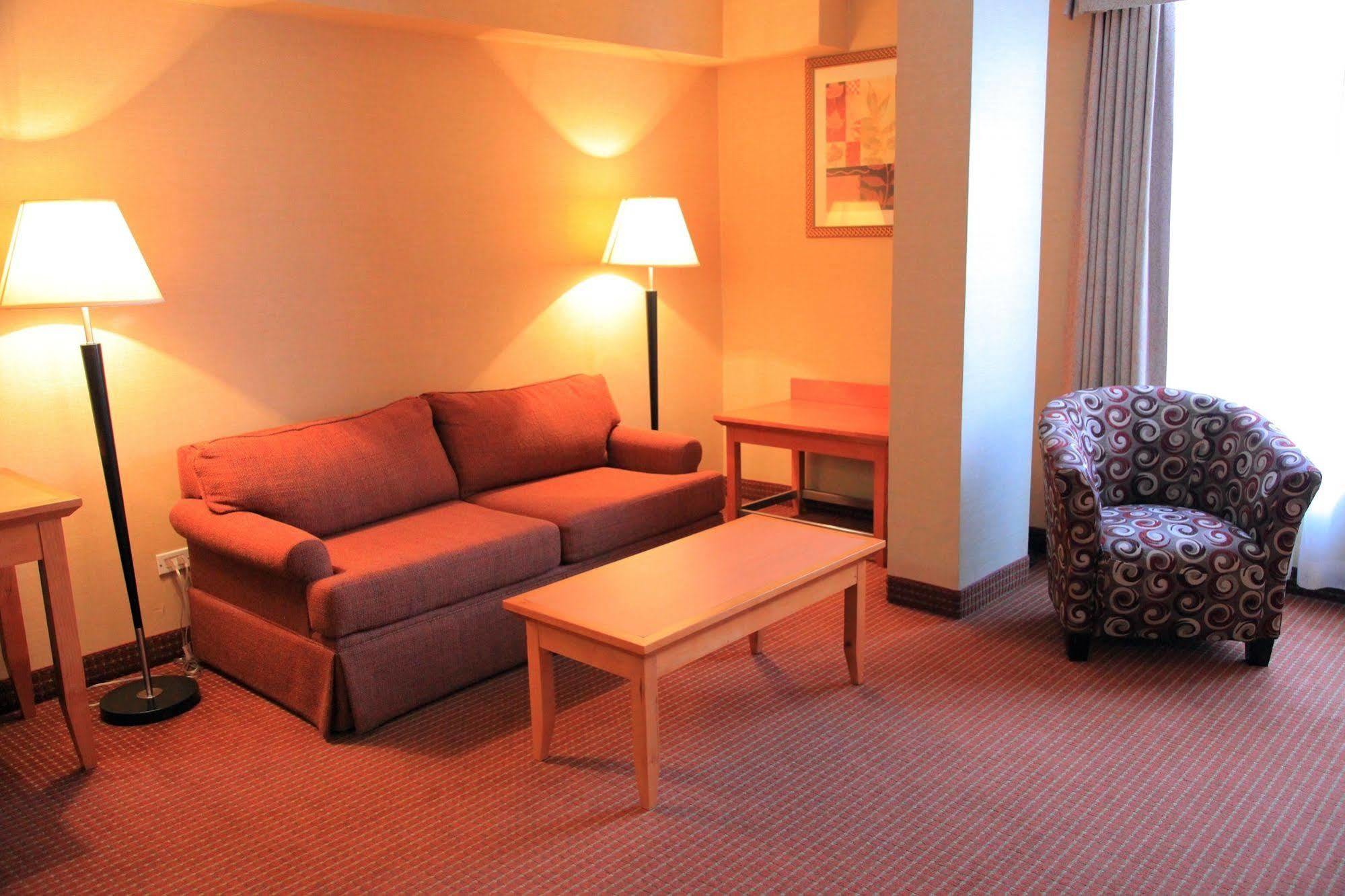 Days By Wyndham Downtown Hotel Edmonton