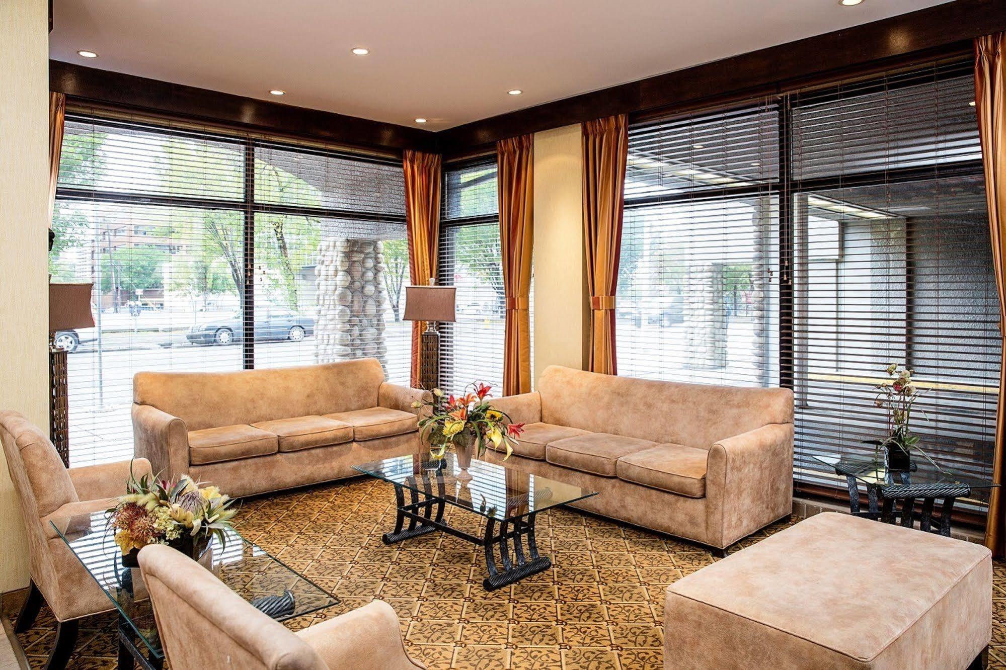 Days By Wyndham Downtown Hotel Edmonton