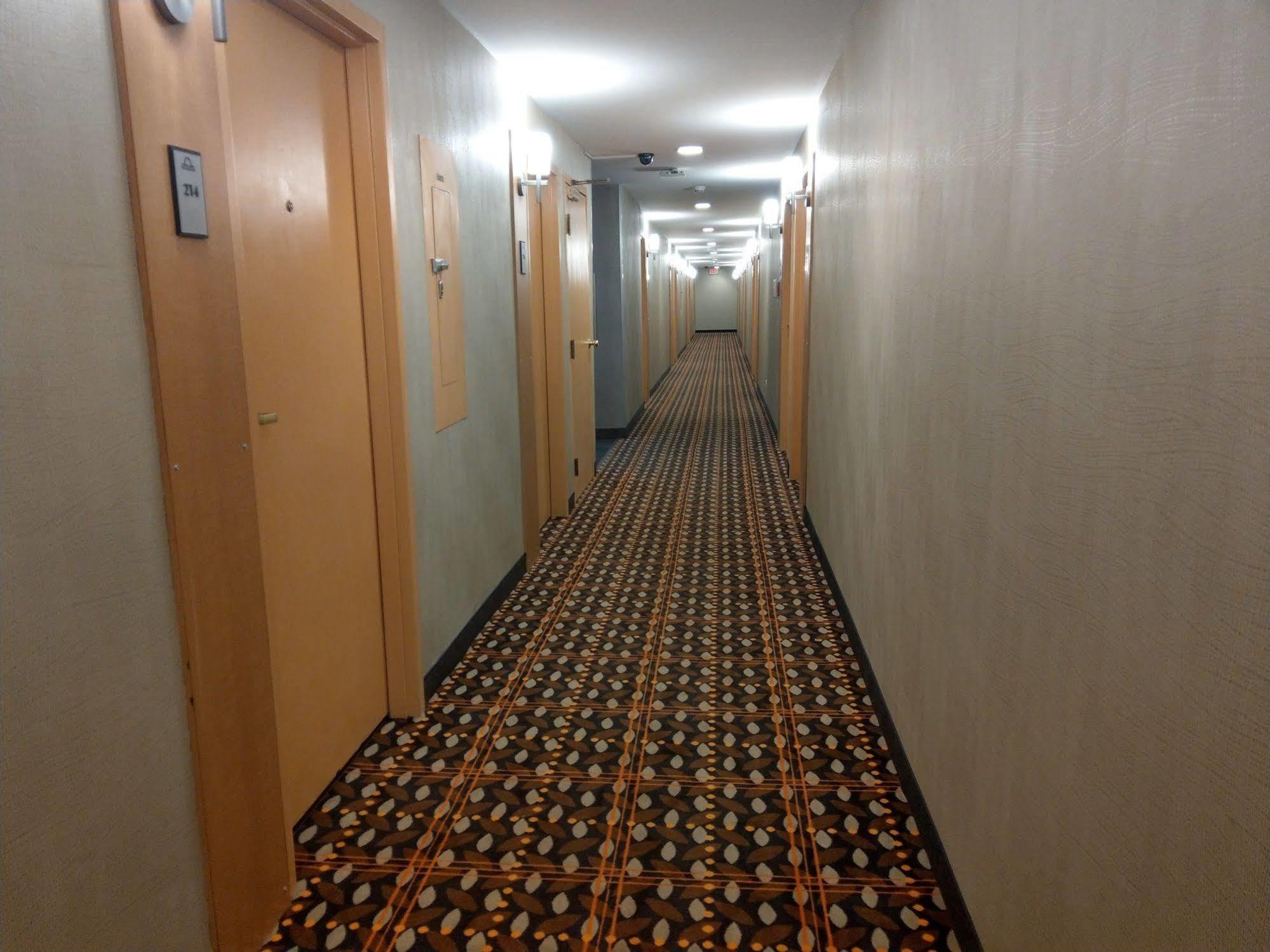 Hotel Days By Wyndham Downtown Edmonton