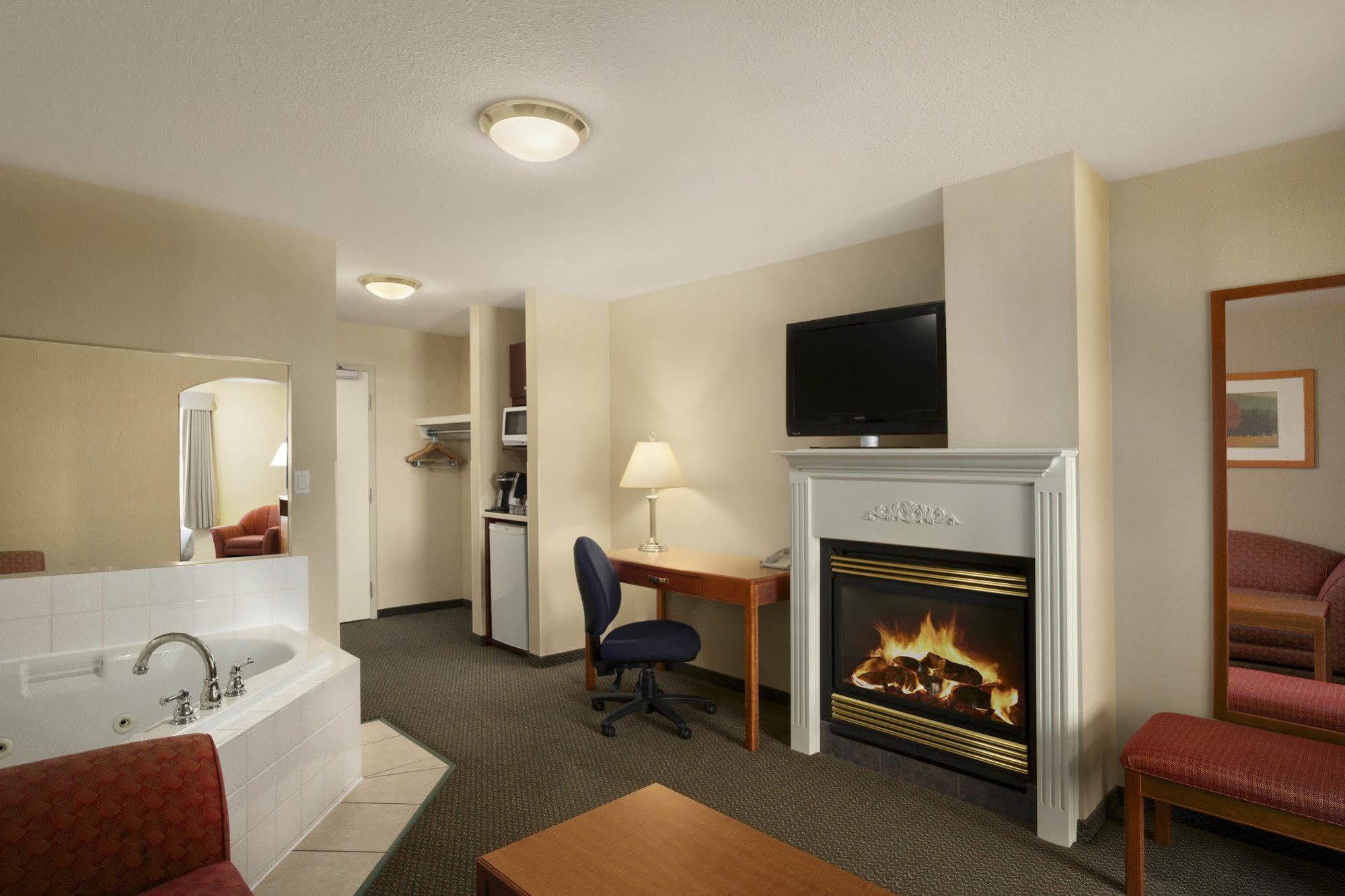 Days By Wyndham South Edmonton