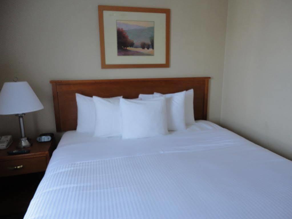 Days By Wyndham South Edmonton
