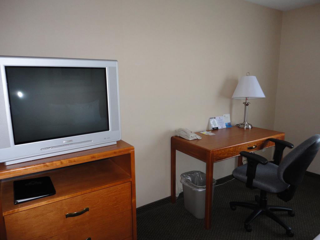 Days By Wyndham South Hotel