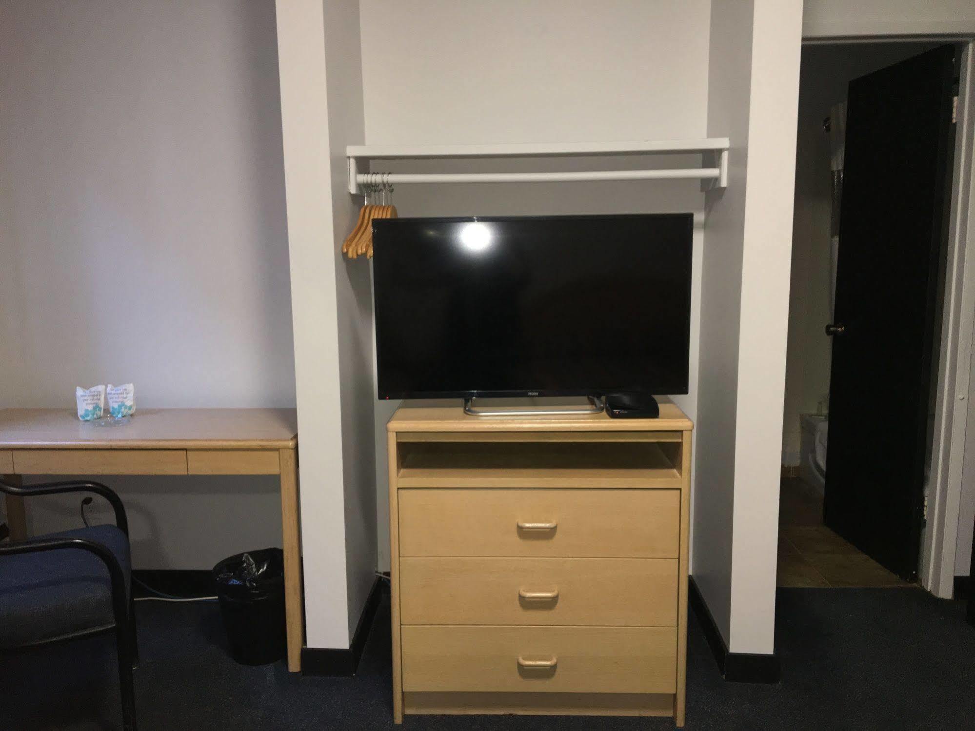 Commercial 2* Edmonton