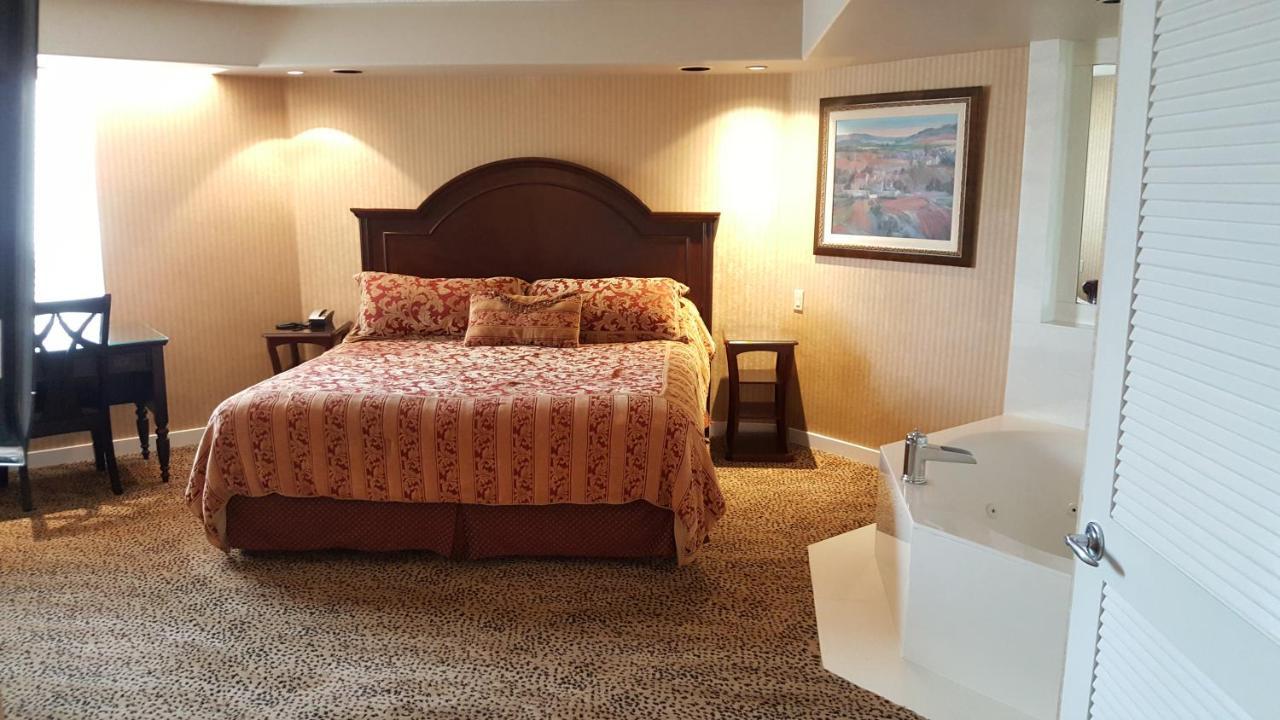 Chateau Louis & Conference Centre Hotel Edmonton