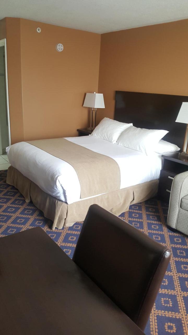 Chateau Louis & Conference Centre Hotel Edmonton