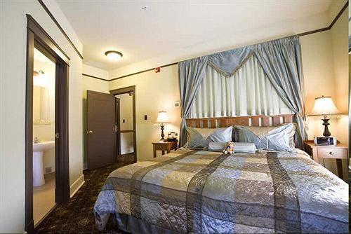 Selkirk Hotel 3*
