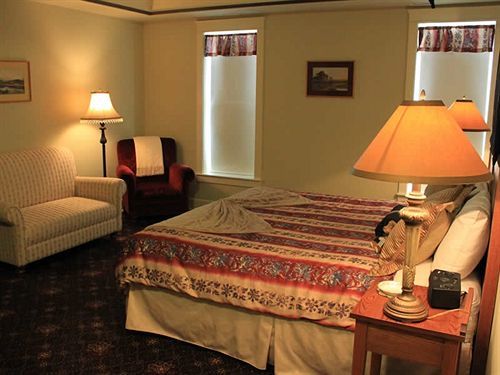 Selkirk Hotel