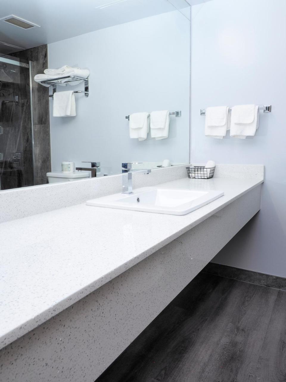 Argyll Plaza Hotel Edmonton