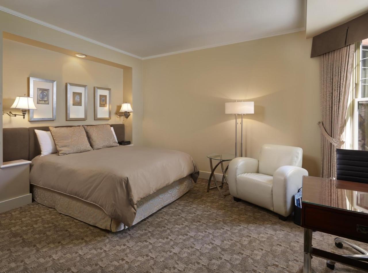Hotel Union Bank 4*