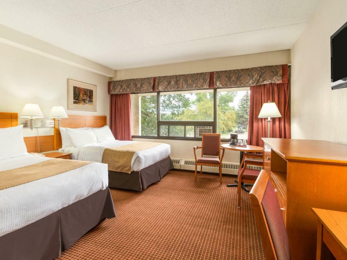 Travelodge By Wyndham East 2*