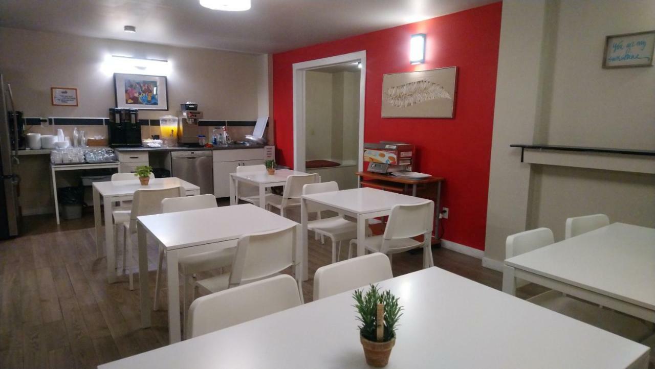 Travelodge By Wyndham East Hotel Edmonton