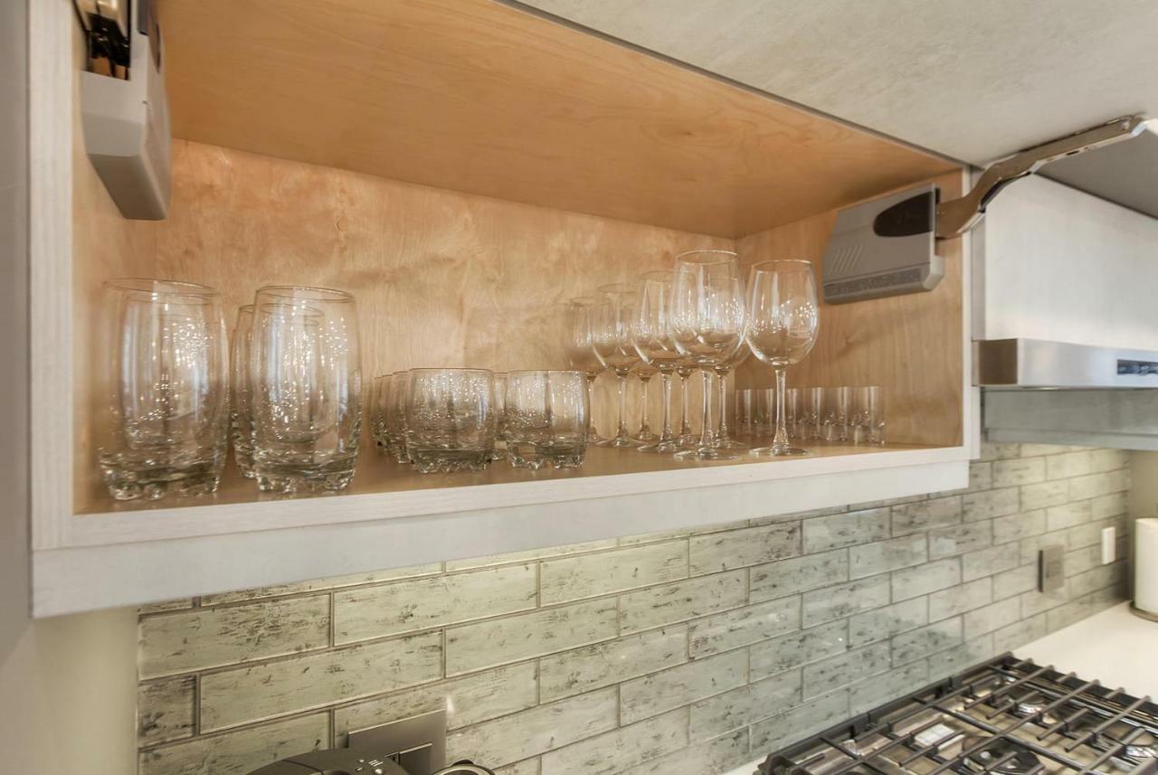 New Luxury Townhome Holiday home