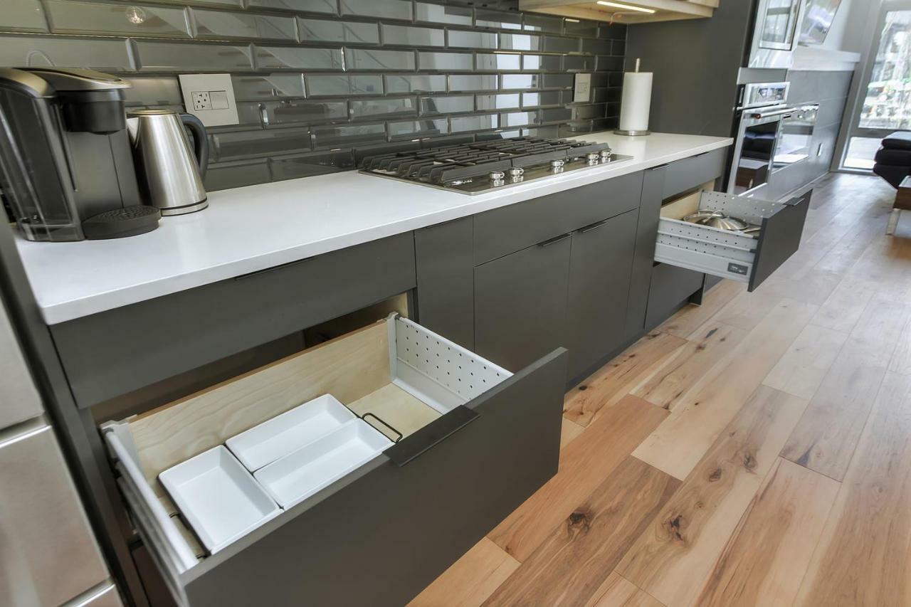 New Luxury Townhome Holiday home Edmonton