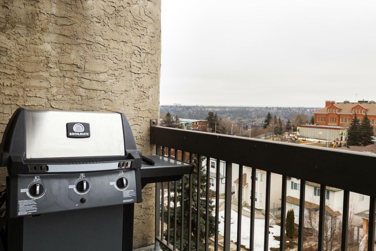 Modern Condo, 1 Bed 1 Bath, Downtown Edmonton, City Skyline View - Free Heated Underground Parking! Edmonton