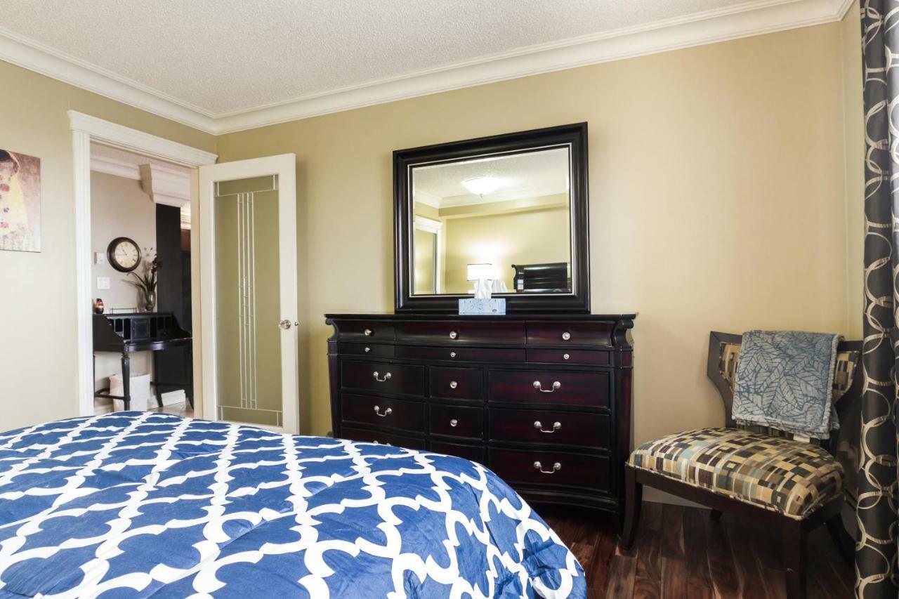 Apartment Modern Condo, 1 Bed 1 Bath, Downtown Edmonton, City Skyline View - Free Heated Underground Parking! *