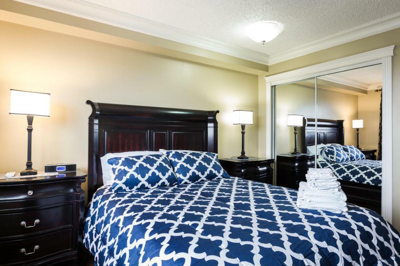 Modern Condo, 1 Bed 1 Bath, Downtown Edmonton, City Skyline View - Free Heated Underground Parking!