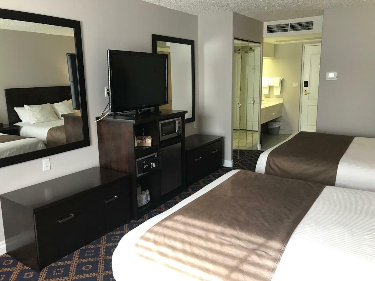 Chateau Louis & Conference Centre Hotel